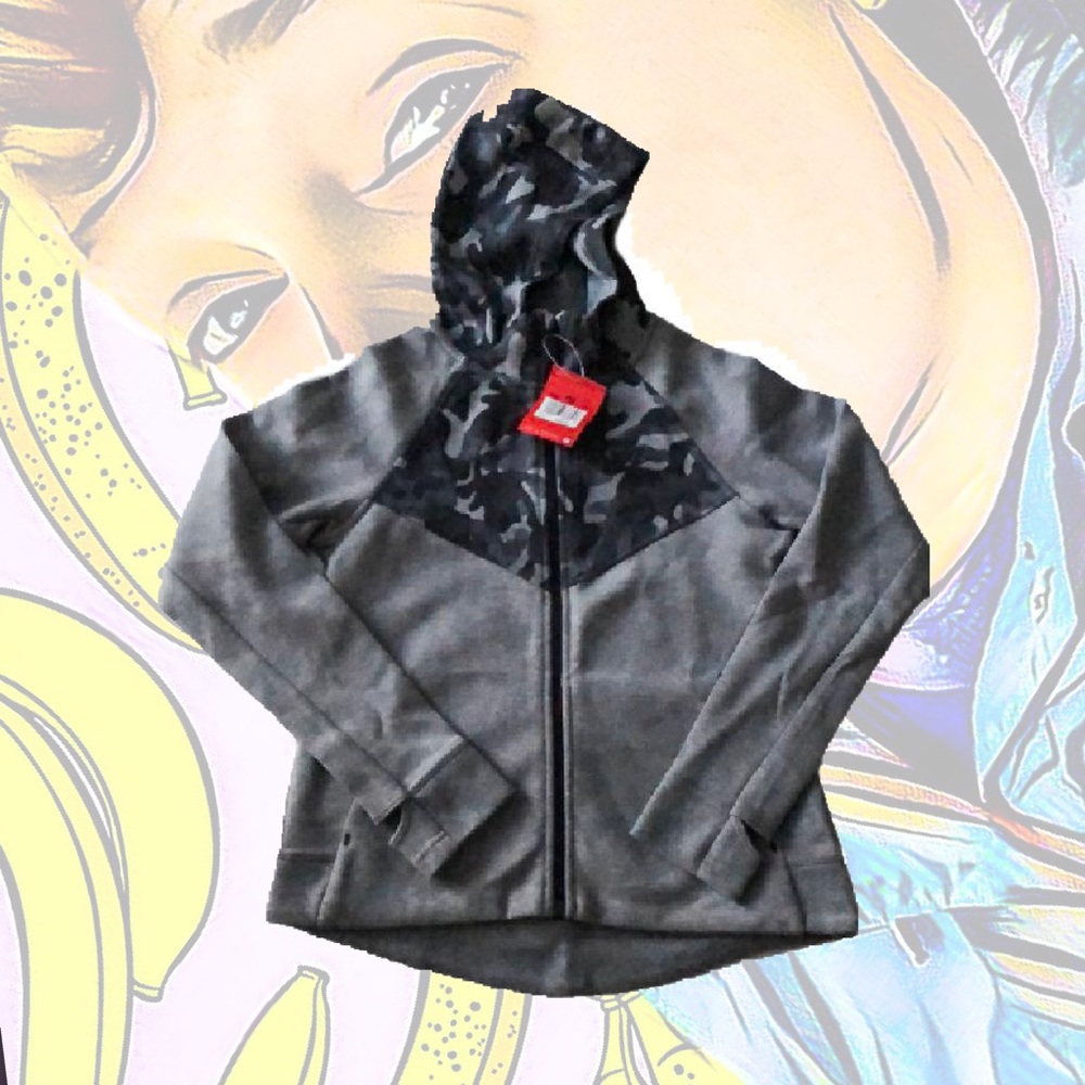 Girl’s Large Gray Camouflage Nike Zip Up Jacket